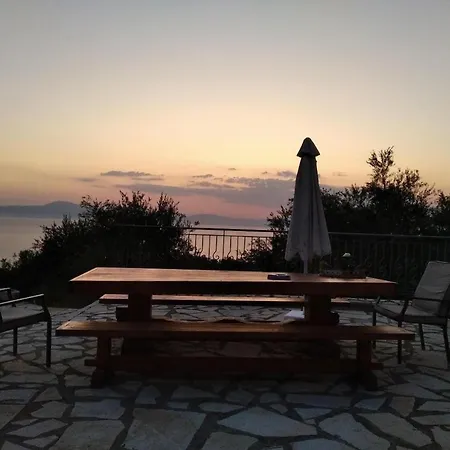 Mantinia Hills Vacation Between Mountains And Sea בית נופש *