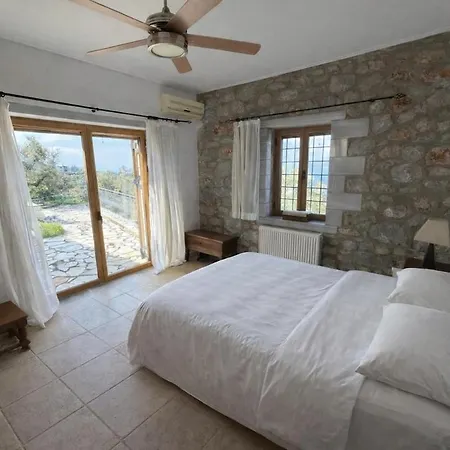 Mantinia Hills Vacation Between Mountains And Sea בית נופש *